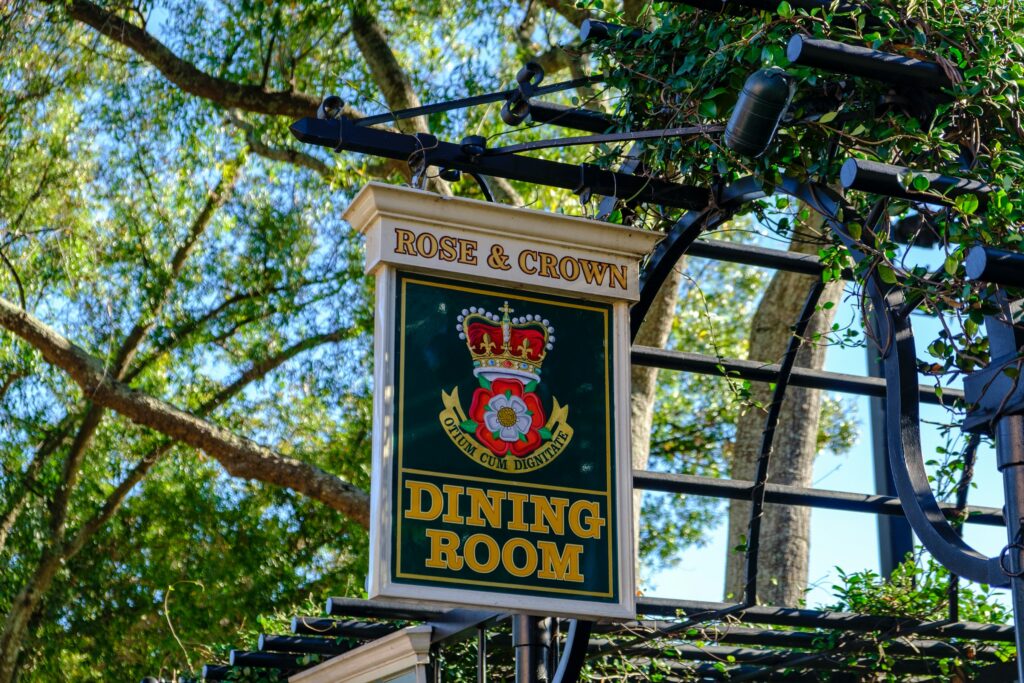 Rose & Crown Dining Sign
